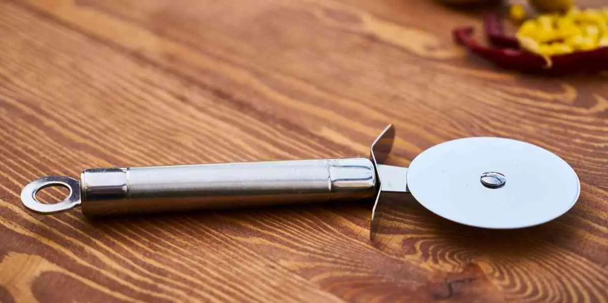 Use a Pizza Cutter to Grind Weed Without A Grinder